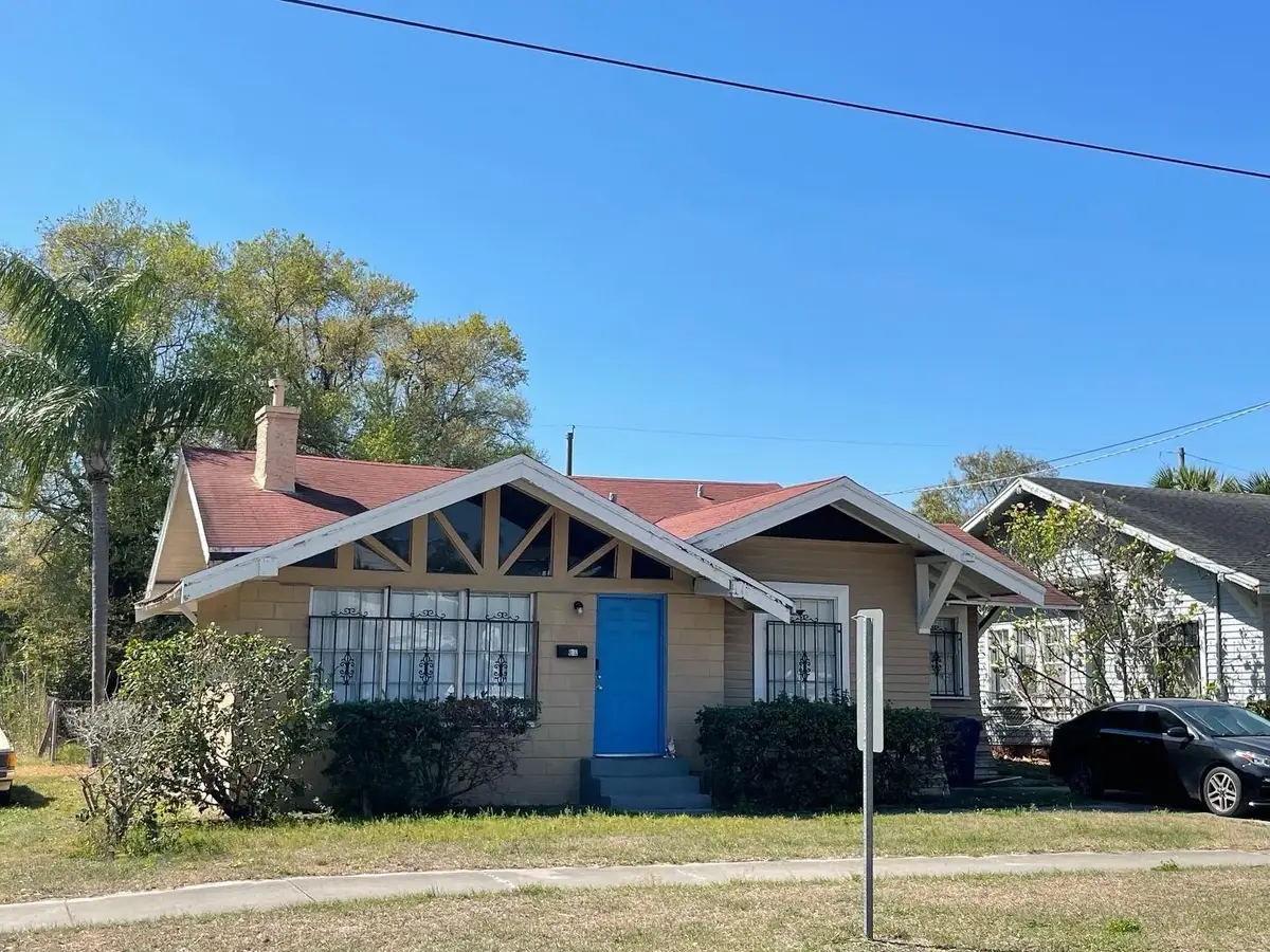 Listed & Sold This Tear Down Bungalow In North Hyde Park.