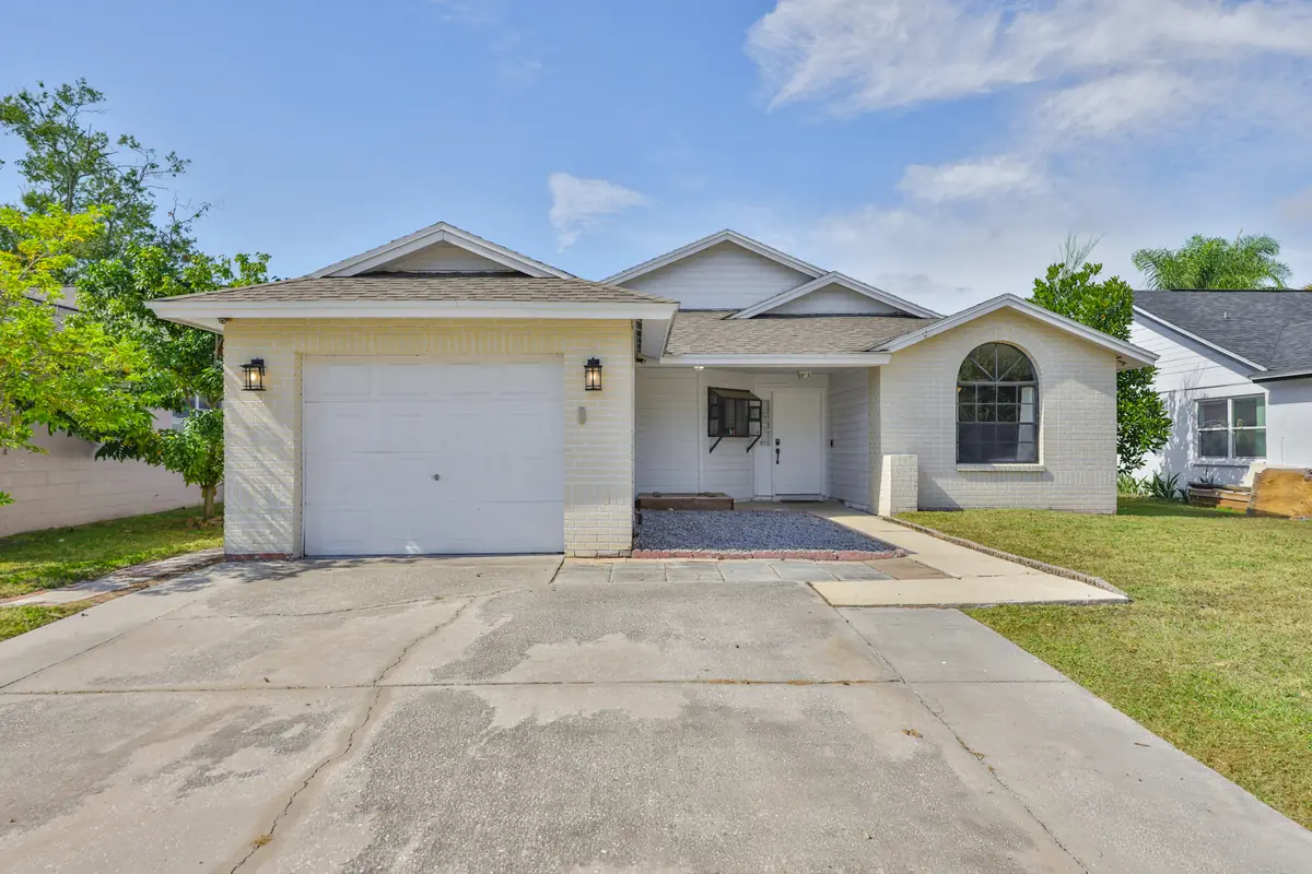 Suburban single-family home with vaulted ceilings